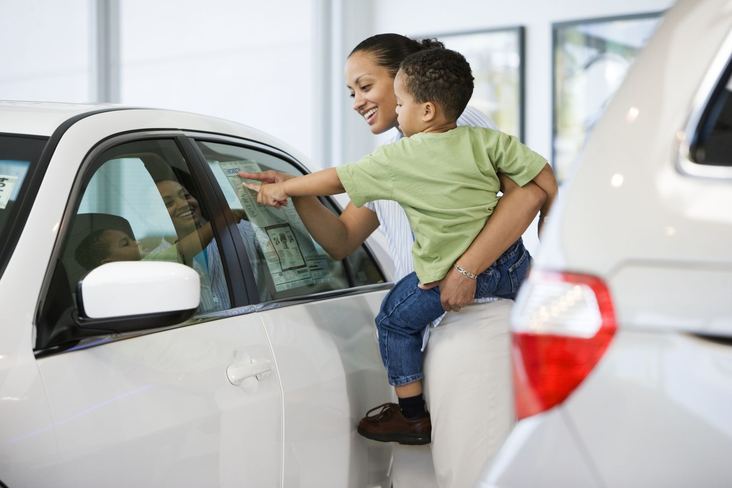 Pros And Cons Of Buying Motor Insurance From A Car Dealer